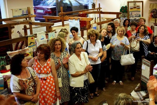 You are currently viewing Έκθεση με παραδοσιακές  καλοκαιρινές  δημιουργίες  δια χειρός του Λυκείου των Ελληνίδων Βόλου  από τα Εργαστήρια Παραδοσιακών Τεχνών