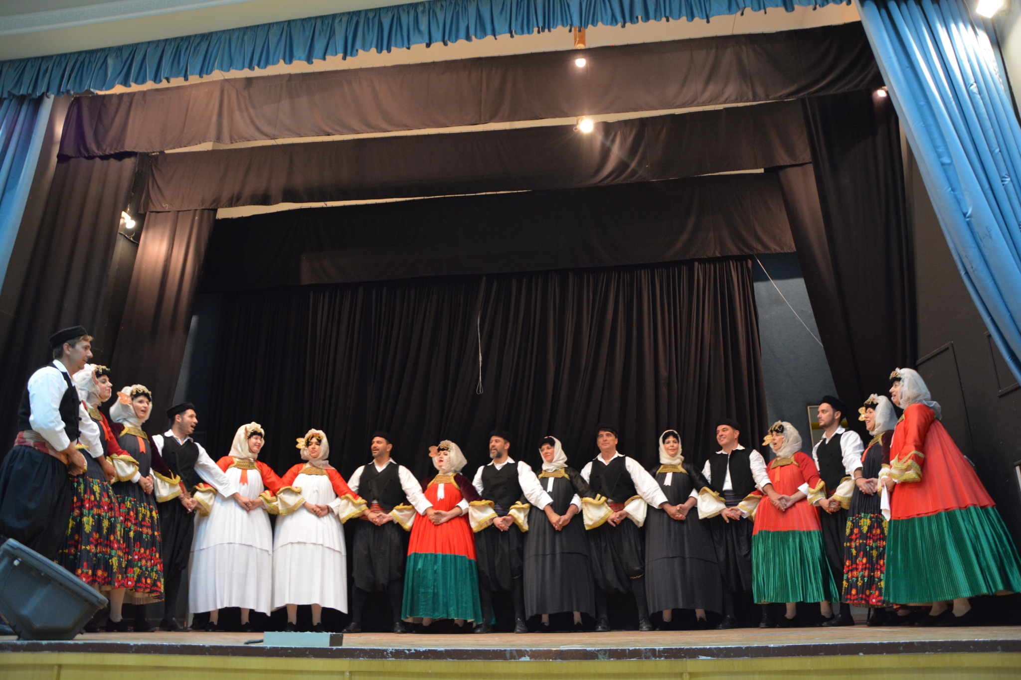 You are currently viewing Aνεμοχορεύουν και αλαφροπατούν στα κύματα του Αιγαίου