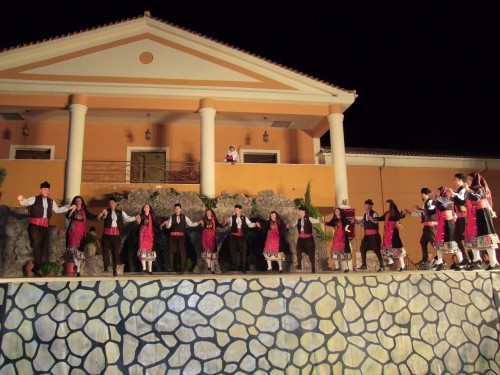 You are currently viewing Στο φιόρε του Λεβάντε η χορευτική ομάδα του Λυκείου των Ελληνίδων Βόλου