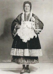 Read more about the article Συμβολική απόδοση τιμής στους ευεργέτες, τους δωρητές και τους εθελοντές  του Λυκείου των Ελληνίδων Βόλου